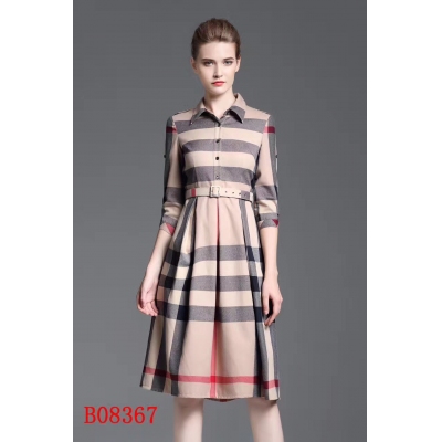 【2017年秋裝新款】 Burberry高品質裙子 尺碼：S M L XL XXL 顏色： 杏色  橙色 藍綠色 面料：棉