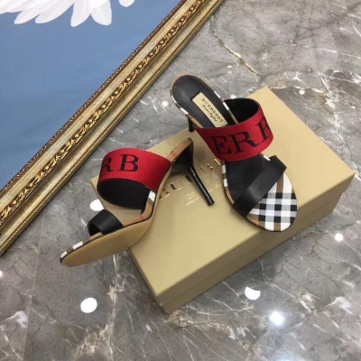 代購級 Burberry 巴寶莉 獨家首發 2018專櫃新款涼拖鞋，專櫃品質 台資上市企業訂單 原廠織帶（無毛邊無錯針），進口高密度真皮大底，Logo壓印清晰到位！高跟8.5cm/中跟6cm、碼數35-39、全套包裝