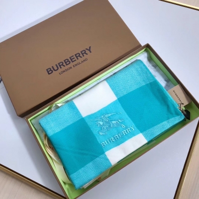 Burberry巴寶莉圍巾 2020年重工刺繡馬標，人字紋羊絨品質（專櫃單色）90*200Cm