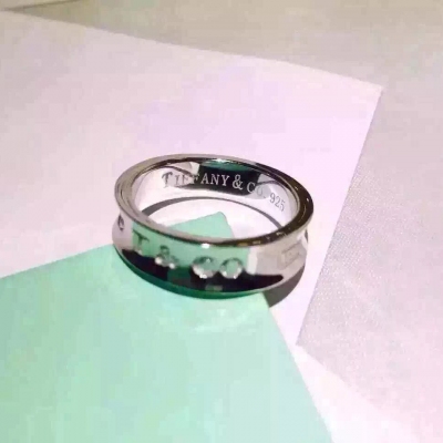 925戒指的最佳搭配伴侶碼數齊全，Tiffany & Co.經典系列【】進口純銀材質