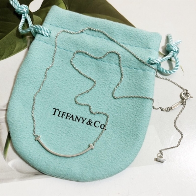 Tiffany & Co.蒂芙尼 項鏈採用AG925材質 原版開模 代購級別。市面獨家追求高品質。做好貨不容易，大家要明白一分錢一分貨的真理！力求做更好的Tiffany。極簡先鋒，抑或是瀟灑不羈，#TiffanyHard