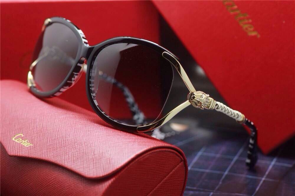 【Cartier卡地亞】 KK3289最新優雅奢華巔峰之作，明星海報款。鏤空的鏡框，時尚潮流，金屬包皮料的鏡腿，純金電鍍，奢華高貴設計細致輕巧，進口的材料.
