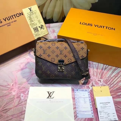 【正品複刻.原版】獨家實拍！Louis Vuitton17年早春郵差M41465全市場頂級最新版本出貨  Métis 手包小巧的造型散發出優雅的氣息。