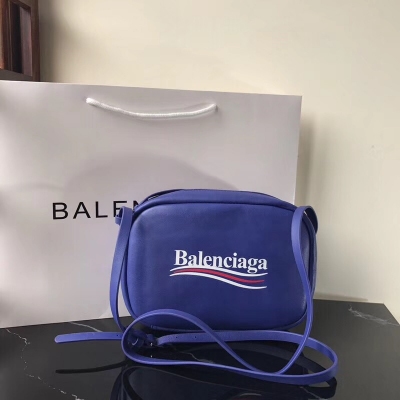 2018 Balenciaga巴黎世家SS可樂字母斜挎小包 電光藍 專櫃同步火熱銷售 現貨實拍圖，進口原單小羊皮裡外全皮，尺寸25cm 385B電光藍
