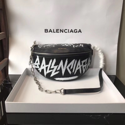 Balenciaga巴黎世家2018秋季最新塗鴉力作又來襲 獨家現貨 時尚簡約 大膽創新，愛上最獨特 義大利進口爆裂羊皮品質特贊 獨家細節圖 編碼 112B黑色