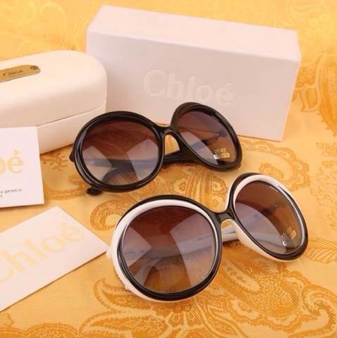 Chloé1008經典黑白搭配時尚簡單大方經典賣瘋款價格合理 質量保障貨量十足 二色 黑 白，配全套包裝。.