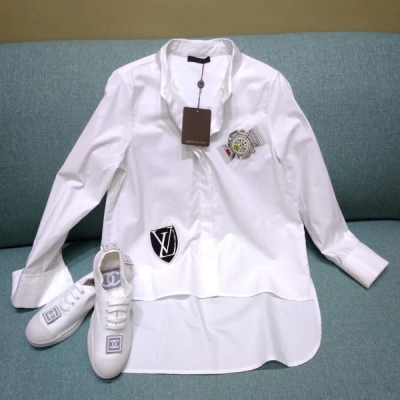 Louis Vuitton新款上新 LV路易威登徽章純白襯衫 衣身前短後長 上班必備 碼SML