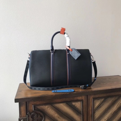 LV路易威登複刻版 Louis Vuitton KEEPALL 50 旅行袋（配肩帶）M51462 路易威登標誌性的Keepall 50旅行袋是軟皮旅行袋的始祖，作為Epi Patchwork系列之一再顯全新時尚風格。由
