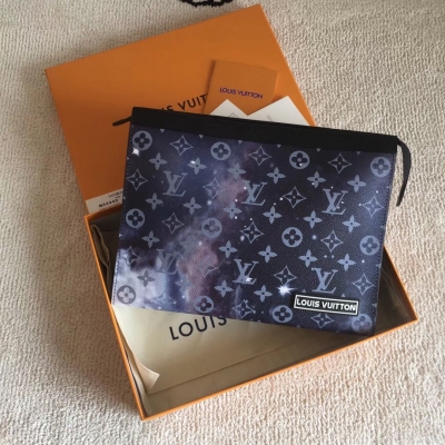 LV路易威登 專櫃限定款 最新星空系列 Louis Vuitton Pochette Voyage 卡夾 M64448。27.0*21.0*3.0cm