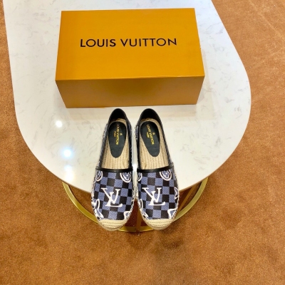 Louis Vuitton路易威登 LV專櫃2019新款漁夫鞋 獨家奉獻，海外購版1:1製作。做工用料都和原版同步。專櫃售價4700RMB，面料採用專用特殊材料，內裏墊腳羊皮，大底馬克線，附帶logo，碼數35-40
