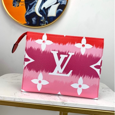 LV LOUIS VUITTON路易威登 2020新款、M69136 紅色！LV ESCALE 26 盥洗袋 2020 夏季 LV Escale 配飾及皮具系列推出特別款盥洗袋。Monogram 帆布的紮染印花源自日本古
