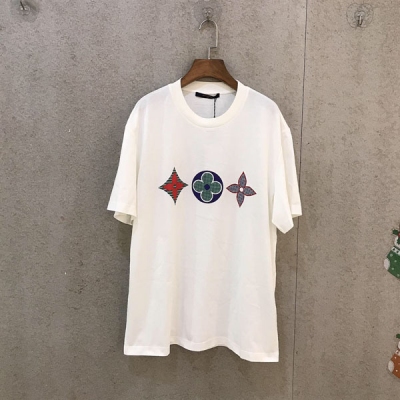 LV LOUIS VUITTON路易威登 2020新款男女同款新款T恤進口原版面料對花工藝製作絕非普通印花熱矽油噴繪對花工藝非常複雜面料上身非常有型完美級