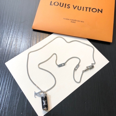 LV LOUIS VUITTON路易威登 改造包掛項鍊非常棒 非常好看喲 很百搭