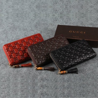 Gucci 古馳新款亮面迷你 壓花油臘皮鏈式提手皮夾 224253