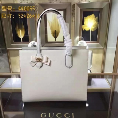 原單【GUCCI-古奇】十年打造專業GUCCI   市場頂級獨家控貨，專/櫃品質  採用進口牛皮，原廠五金！精緻做工。獨家實物拍照品質如圖可見 。款號：440055。尺寸：32*26*11。