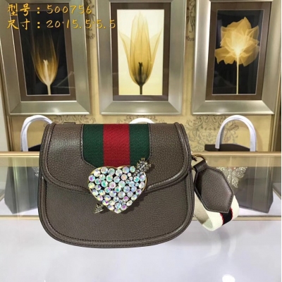 【GUCCI-古馳】 十年打造專業GUCCI 市場頂級獨家控貨， 專櫃品質 採用進口牛皮，原廠五金！精緻做工。 獨家實物拍照 品質如圖可見 。款號：505387。尺寸：20*15.5*5.5