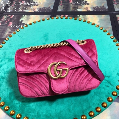 【Gucci古馳】Gucci 新款。市場頂級獨家控貨，專櫃品質 採用進口牛皮，原廠五金！精緻做工。 獨家實物拍照 品質如圖可見 。款號: 446744。尺寸：寬22*高13*側寬6