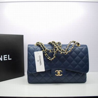 36097.15  Chanel香奈兒  jumbo雙層翻蓋深藍色魚子醬進口原皮。金鏈和圓鎖新款系列 時尚包包