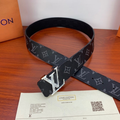 LOUIS VUITTON LV路易威登 皮帶 雙面腰帶以標誌性的暗色釕古銀Initiales搭扣搭配全新Monogram Eclipse帆布。展現細膩的品牌特質