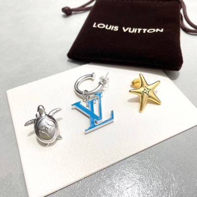LOUIS VUITTON LV 路易威登 耳釘 細節品質無限放大給您看高品質 獨家獨家現貨 一套