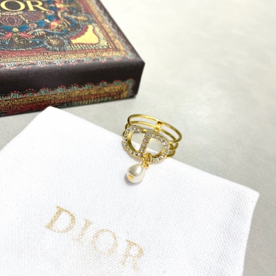 Dior迪奧 CD字母戒指 黃銅材質！