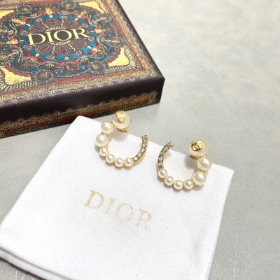 Dior迪奧 CD字母耳環 黃銅材質！