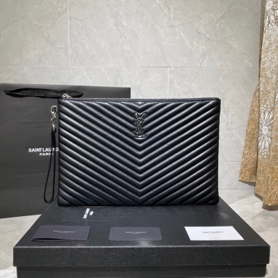 YSL Yves Saint laurent SLP聖羅蘭 MONOGRAM提花拼接檔手包，採用原廠小牛皮羅緞襯裡，頂級拉鍊封口，可拆卸提手，進口五金，複雜格線裁，內裡有6個卡位元，容量大！型號：440222 尺寸：36x