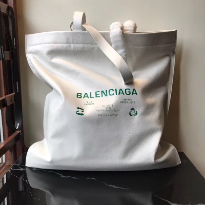 Balenciaga巴黎世家 最新款 Supermarket 象牙白 環保大購物包 義大利進口羊皮 尺寸47*46cm，獨家現貨實拍圖 313象牙白