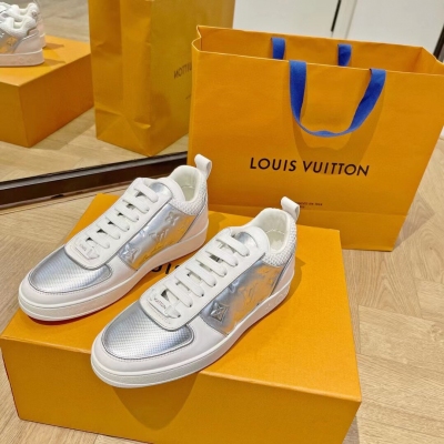 LOUIS VUITTON LV路易威登 2021秋冬新款低幫運動鞋，專櫃一上架就斷貨的單品！香港購入原版拆卸拷貝，精准拿捏！頂級品質，size 35-41（40/41）