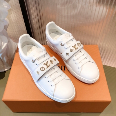 LOUIS VUITTON LV路易威登 新款小白鞋系列 頂級品質！少女心爆棚，活力滿滿！鞋面進口絲綢小牛皮，內裡墊腳原版牛皮，原版tpu大底，碼數35-41（40/41定制）