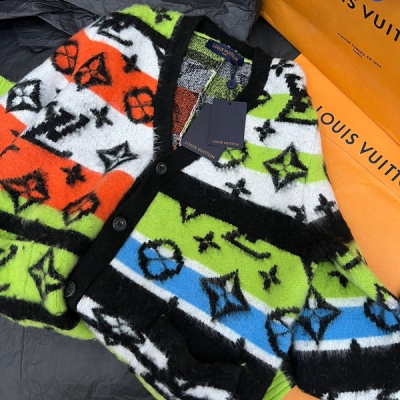 LOUIS VUITTON LV 路易威登 2022ss 拼色馬海毛開衫最百搭的os寬鬆版型 露大腿首選 配色超級時髦 行走的時尚icon現貨發售