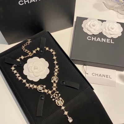 Chanel香奈兒 鉚釘珍珠鑽項鍊 2021ss秋冬高級手工坊城堡系列
