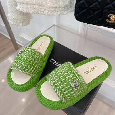 Chanel香奈兒 春夏新款編織拖鞋，鞋面採用進口羊絨手工編織。水染羊皮內裡和墊腳，原版開模大底。Size：35-41（40.41定做）
