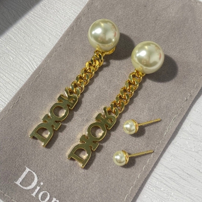 Dior迪奧 耳釘 首飾 是優雅的飾品 專櫃一樣黃桐
