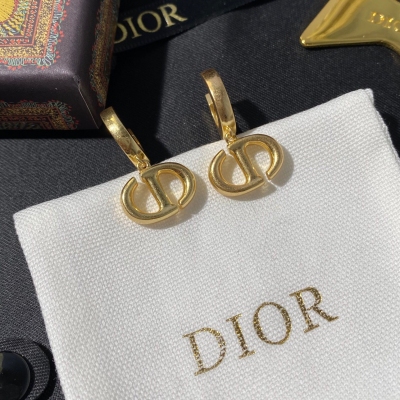 Dior迪奧 挑選耳釘 2021ss夏季新品 高級定制 獨特設計 巨好看 愛了愛了