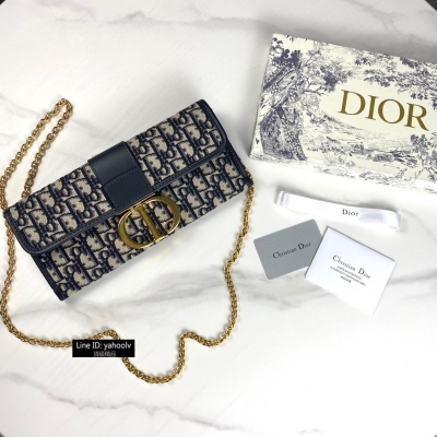 Dior迪奧 30 Montaigne蒙田鏈條手拿包 配藍色叢林禮盒 可單肩，可當手拿包使用。多變也實用 尺寸：27.5 x 12 x 2 cm