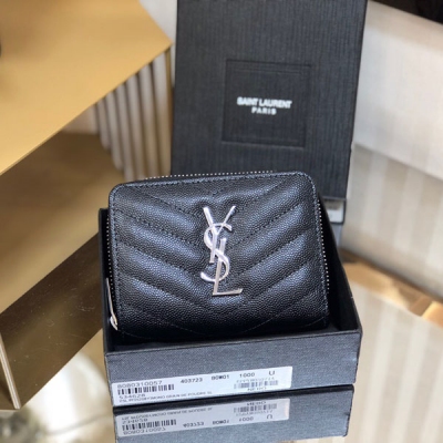 Yves Saint Laurent YSL聖羅蘭 新款女士時尚魚子醬拉鍊大容量短款錢包，尺寸：12x10x3cm 型號：403723