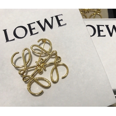 Loewe羅意威  標誌胸針 經典LOEWE AnagramLOGO設計 簡約大氣 優雅不凡，黃銅鍍18k金、 金色銀色兩色