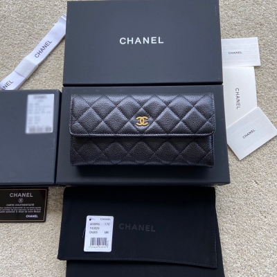 Chanel香奈兒 小香進口義大利顆粒小牛皮 貨號:A50096 尺寸:w19×h10.5×d3cm 顏色:黑色球紋金色鋼嘜