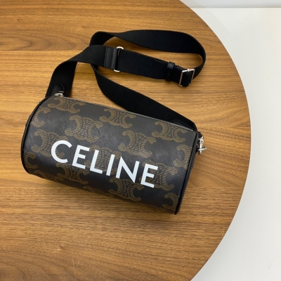 Celine 2022圓筒包 、非常適合日常的一款休閒包、男女生穿搭無限制、太酷啦 造型很喜人 掛肩可斜挎、可調節長度、容量：日常妥妥當當 （五金純鋼） 尺寸：22*12.5*12cm
