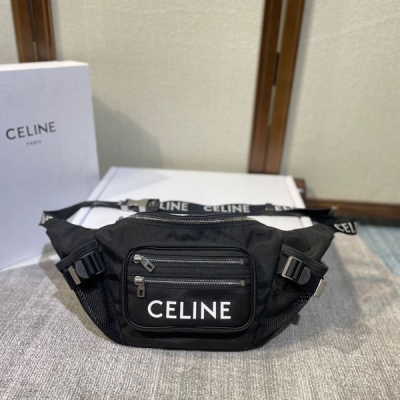 Celine 新品 全新TREKKING系列腰包 全新CELIN TREKKING系列腰包 實用性設計彰顯純正戶外質感 運動風黑色包身呼應同色系穿搭 款號：198682 尺寸：43×18×8cm