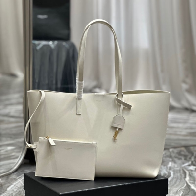 Yves Saint Laurent YSL 聖羅蘭 shopping tote bag 簡約低調的純色購物袋，搭配金屬logo掛件，整體包袋非常輕便。可單肩/斜挎/手提，超級實用的款式，任何風格的衣服都能搭配，超大容量！通勤休閒兩相宜！尺