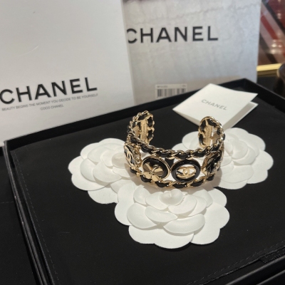 Chanel香奈兒 2022多元素編織皮開口手鐲 經典logo搭配 經典大氣單品 個性時尚潮流單品