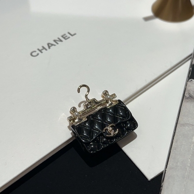 Chanel香奈兒 2023c早春新款 衣架系列CF包包 可愛秀氣單品 胸針