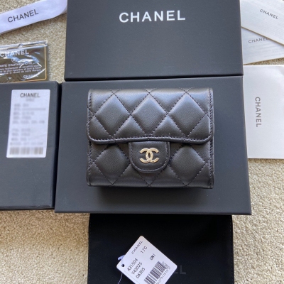 Chanel香奈兒 小香進口義大利皮 貨號:A31504 尺下:w12.5×h8.5×d2.5cm 顏色:黑色羊皮銀色鋼嘜