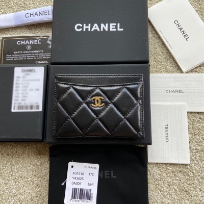 Chanel香奈兒 小香進口義大利皮 貨號:A31510 尺寸:w11×h7.5cm 顏色:黑色羊皮金色鋼嘜