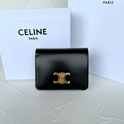 Celine TRIOMPHE亮澤牛皮革短款錢包 黑色 尺寸 ：11×9×3釐米 型號 ：101622