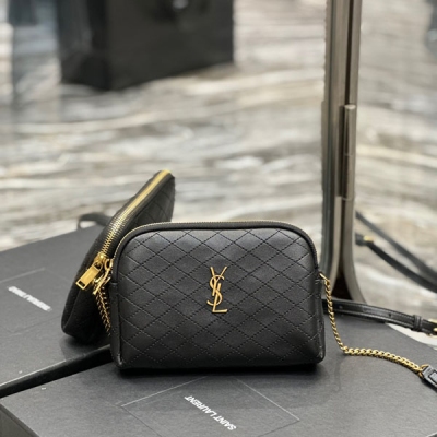 YSL聖羅蘭Yves Saint Laurent SLP GABY 羊皮鏈條包 這款貝殼包太好看了 柔軟舒適的小羊皮，極具復古氣息也很有質感，弧形造型考究工藝！平時日常出門的鑰匙口紅紙巾之類女孩子的必需品都可以放進去！尺寸：19x3x3