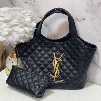 YSL聖羅蘭Yves Saint Laurent 小號托特包高級的NAPPA羊皮，全手工打造YSL Logo，風格十足，細膩納帕小羊皮 半苯胺塗層呈現細膩顆粒感內膽搭配小手袋 get 購物袋 每日穿搭 實用性滿分，型號：698652 尺