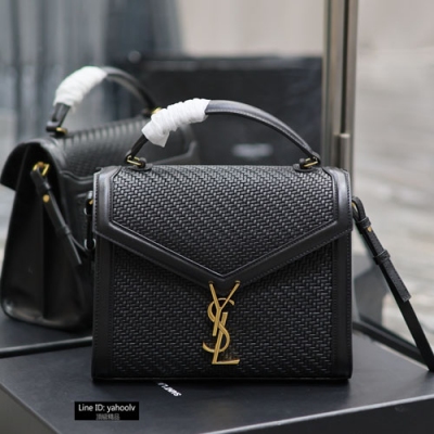 YSL聖羅蘭Yves Saint Laurent CASSANDRA 公事包 編織搭配頭層牛皮公事包，不同材質的拼接增加了包包的層次感，十分高級，義大利進口牛皮，最最最吸引我的就是這個旋轉式鎖扣！超級特別！更有味道！隔層設計多，時尚且個